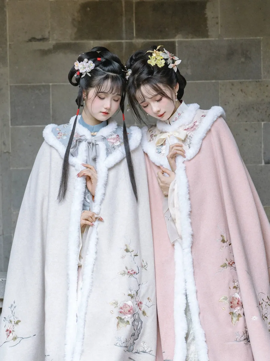 Dong Yu 冬玉 Winter Jade Modern Ming Qing Embroidered Winter Fur Doupeng Cape