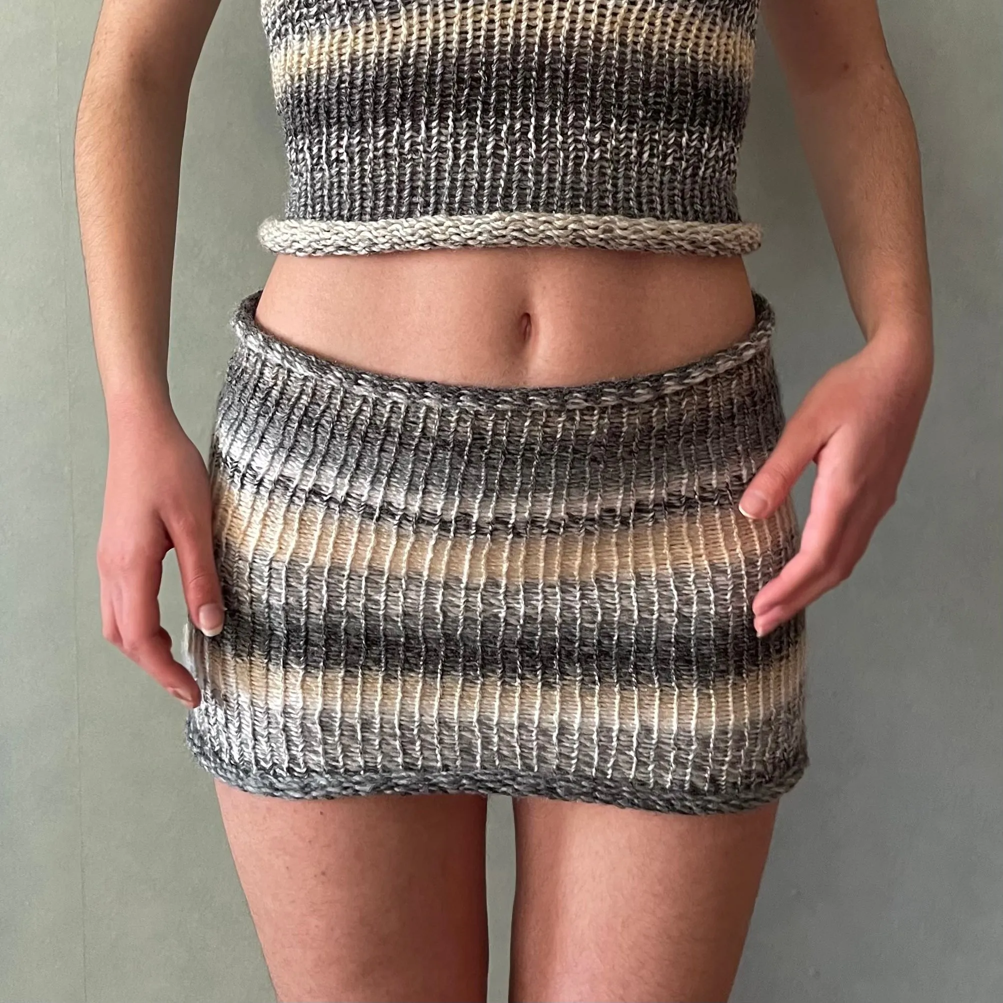 Handmade knitted mini skirt in grey, beige and cream