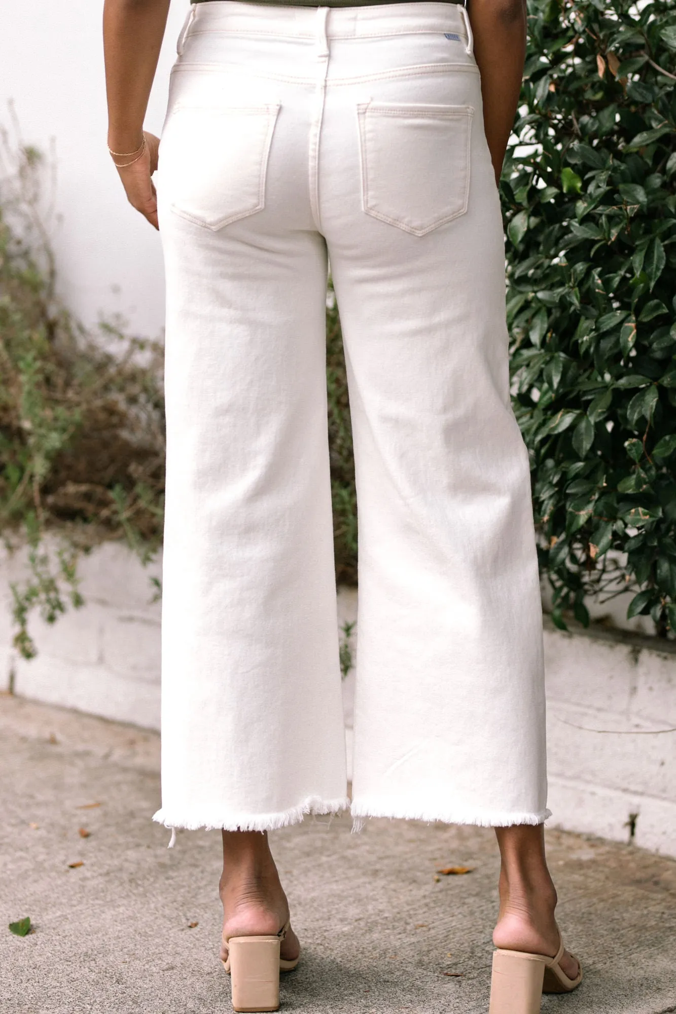 Tania Cropped Wide Leg Jeans