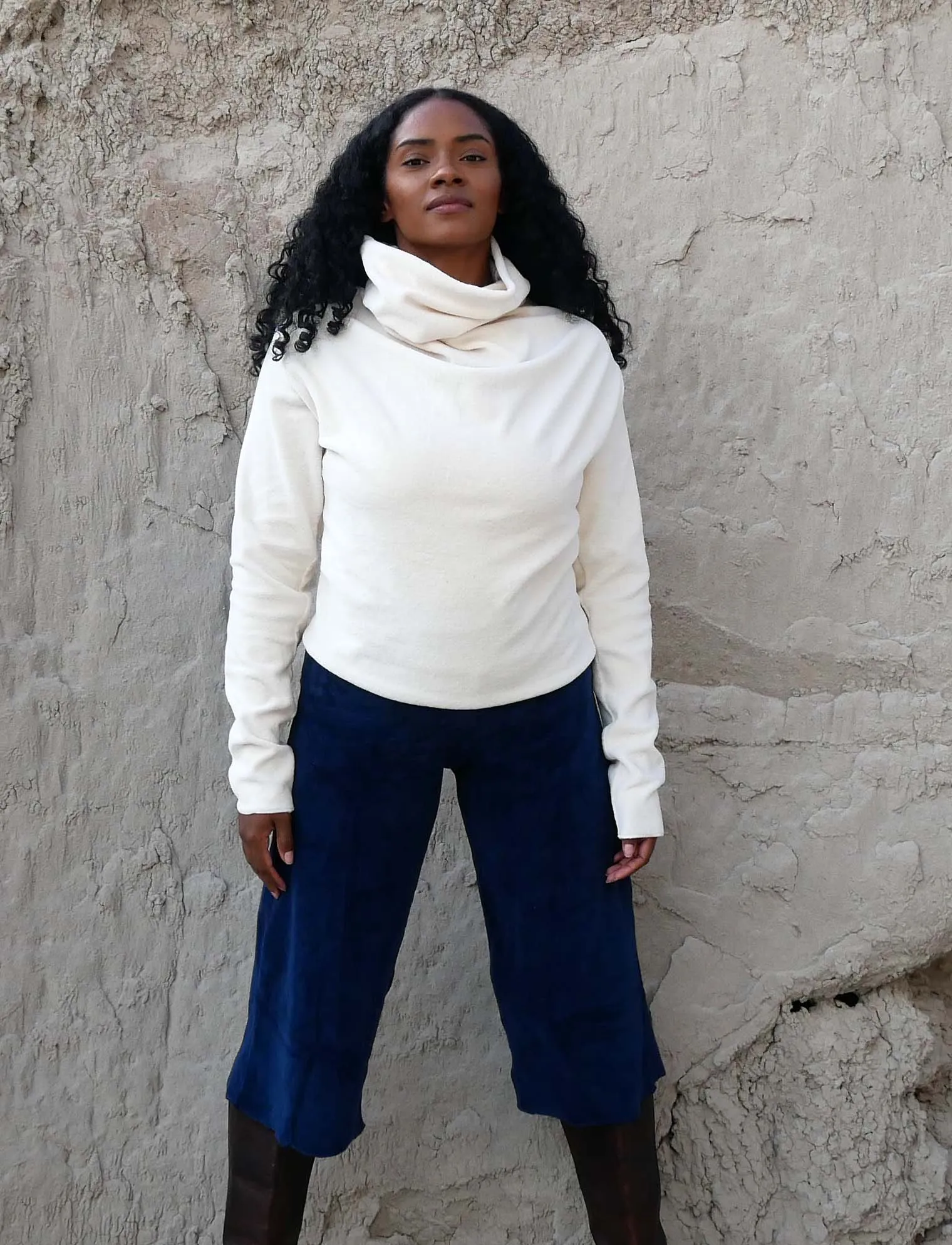 VELOUR Kundalini Simplicity Cropped Shirt