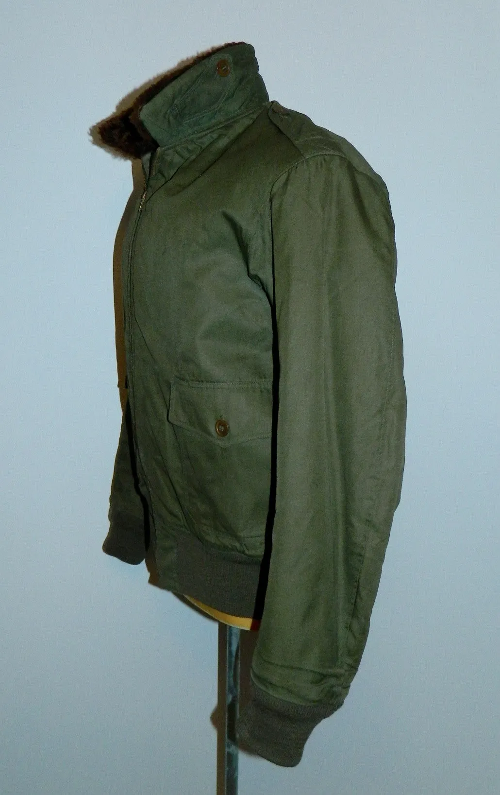 vintage 1940s B 10 flight jacket USAAF WWII cloth bomber jacket 42